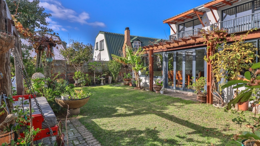 6 Bedroom Property for Sale in Franskraal Western Cape